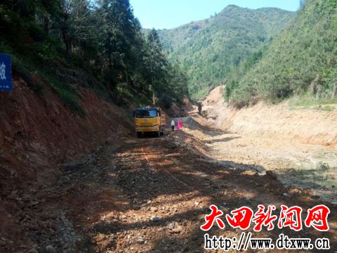 國道縱五線大田段（二期）施工現(xiàn)場火熱2.jpg